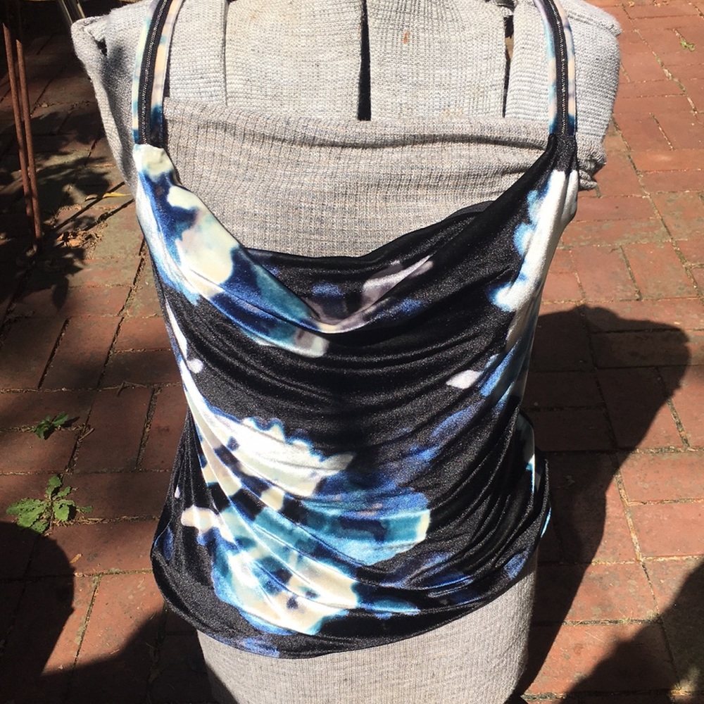 White House black market tank